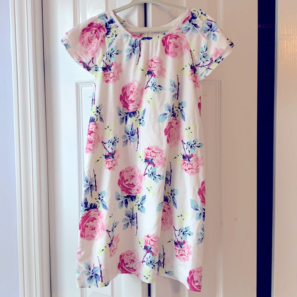 Like New - Size 5 - baby Gap - Floral dress